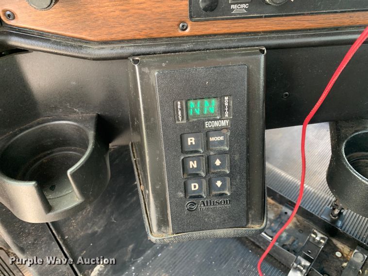 image for item DM7962 2007 Freightliner  M915A4R2 FLD120 semi truck