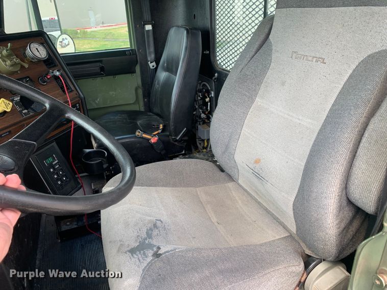 image for item DM7962 2007 Freightliner  M915A4R2 FLD120 semi truck