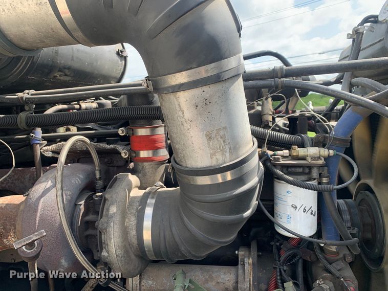 image for item DM7962 2007 Freightliner  M915A4R2 FLD120 semi truck