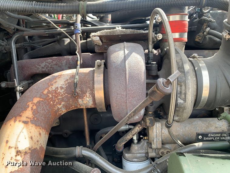 image for item DM7962 2007 Freightliner  M915A4R2 FLD120 semi truck