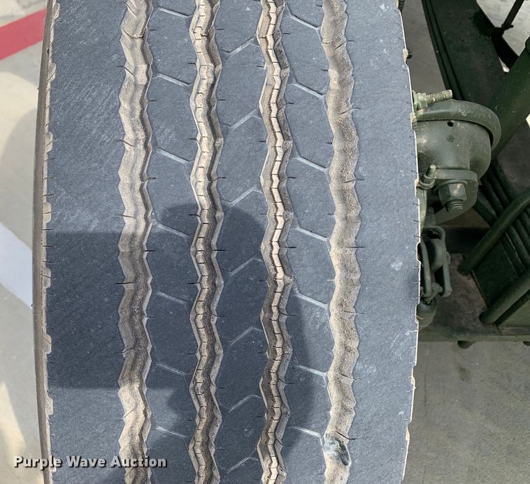 image for item DM7962 2007 Freightliner  M915A4R2 FLD120 semi truck