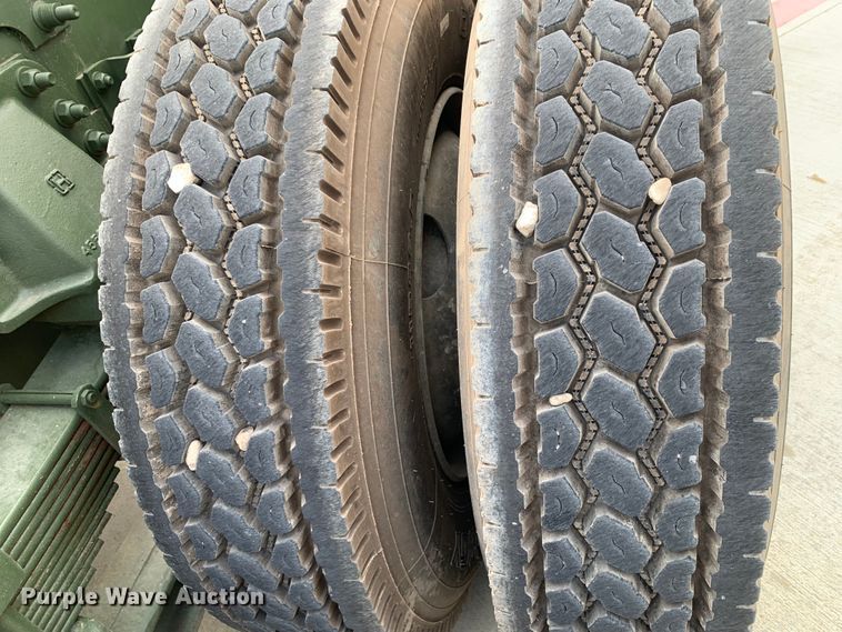 image for item DM7962 2007 Freightliner  M915A4R2 FLD120 semi truck