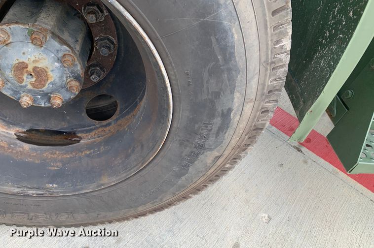 image for item DM7962 2007 Freightliner  M915A4R2 FLD120 semi truck