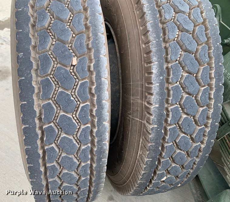 image for item DM7962 2007 Freightliner  M915A4R2 FLD120 semi truck