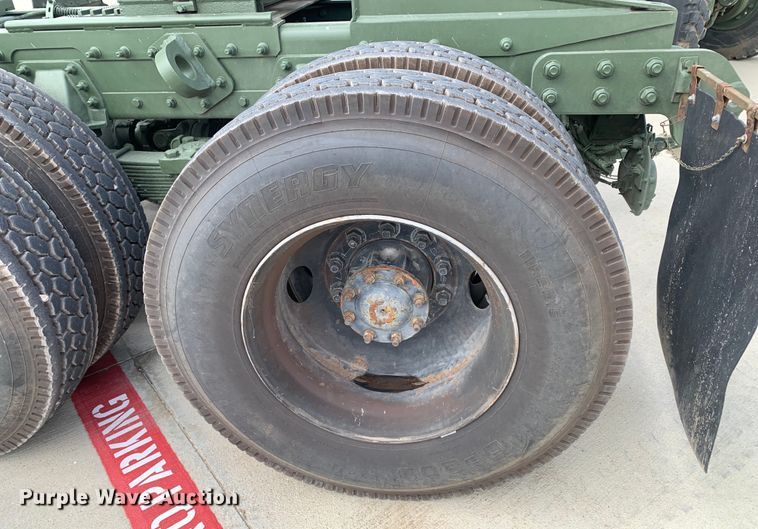 image for item DM7962 2007 Freightliner  M915A4R2 FLD120 semi truck