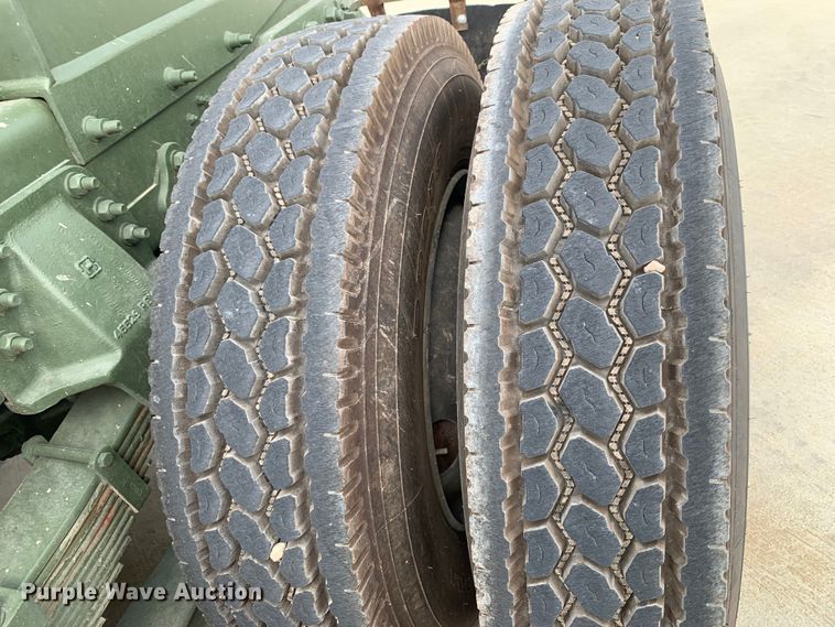 image for item DM7962 2007 Freightliner  M915A4R2 FLD120 semi truck