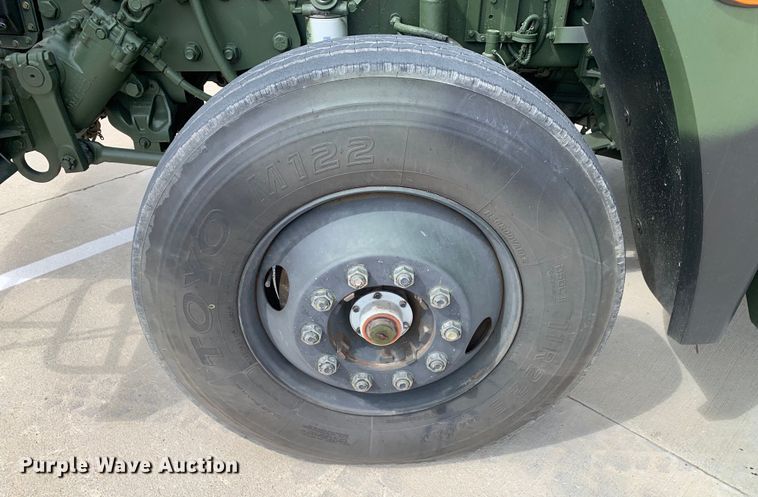 image for item DM7962 2007 Freightliner  M915A4R2 FLD120 semi truck