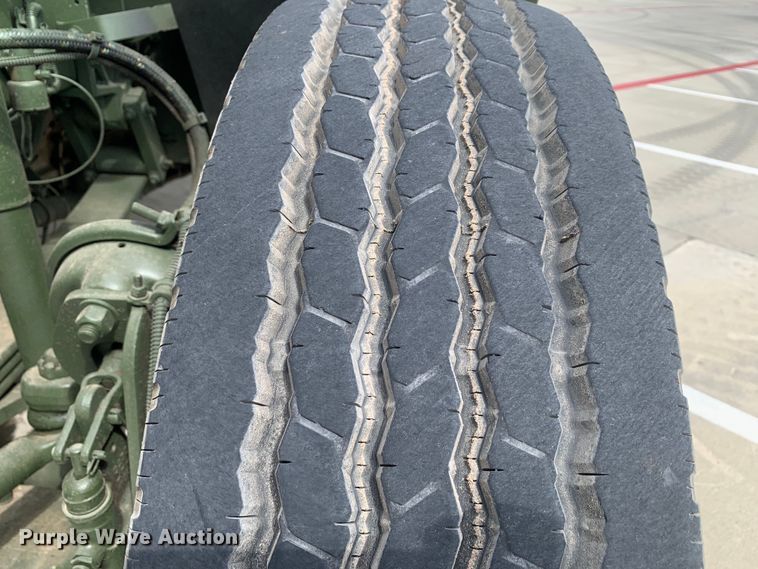 image for item DM7962 2007 Freightliner  M915A4R2 FLD120 semi truck