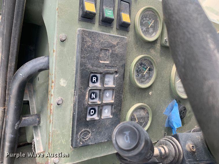 image for item DM7965 1994 Stewart & Stevenson M1078 flatbed truck