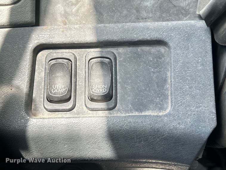 image for item DO6604 2002 Freightliner  Columbia 120 semi truck