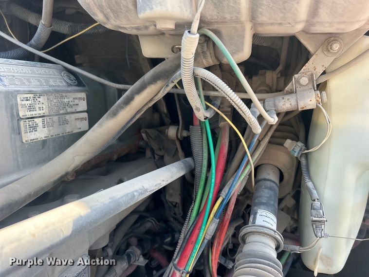 image for item DO6604 2002 Freightliner  Columbia 120 semi truck