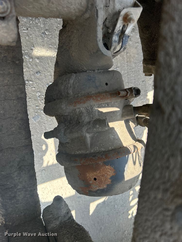 image for item DO6604 2002 Freightliner  Columbia 120 semi truck