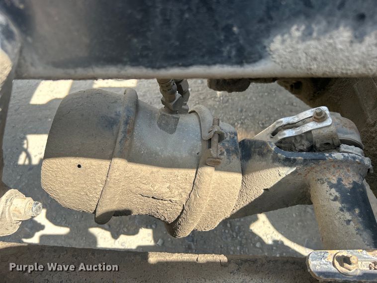 image for item DO6604 2002 Freightliner  Columbia 120 semi truck