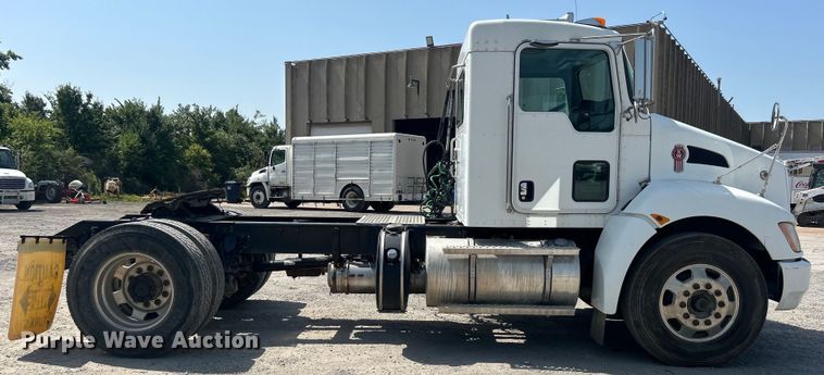 image for item DO6605 2012 Kenworth  T370 semi truck