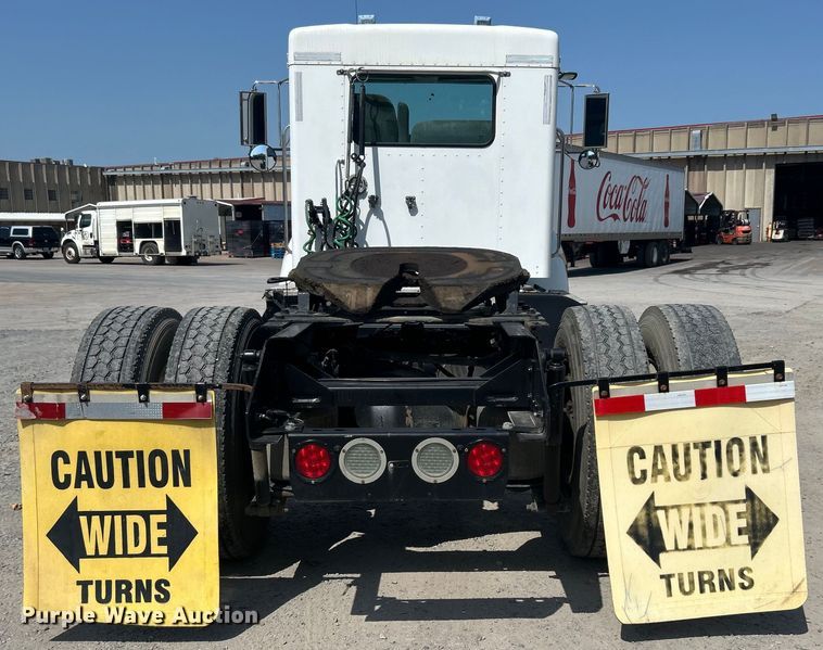 image for item DO6605 2012 Kenworth  T370 semi truck