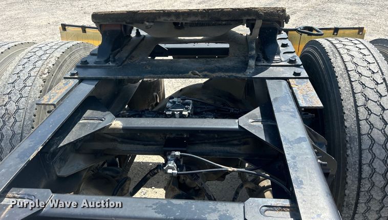 image for item DO6605 2012 Kenworth  T370 semi truck