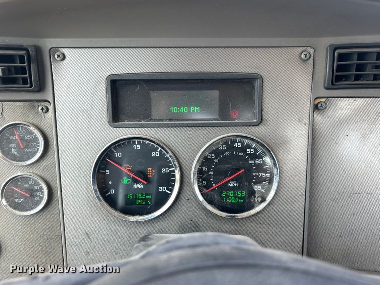 image for item DO6605 2012 Kenworth  T370 semi truck