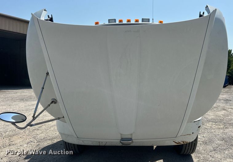 image for item DO6605 2012 Kenworth  T370 semi truck