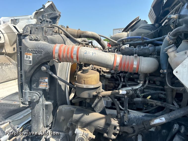 image for item DO6605 2012 Kenworth  T370 semi truck