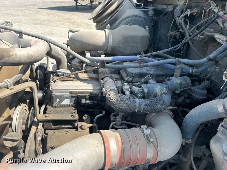 image for item DO6605 2012 Kenworth  T370 semi truck