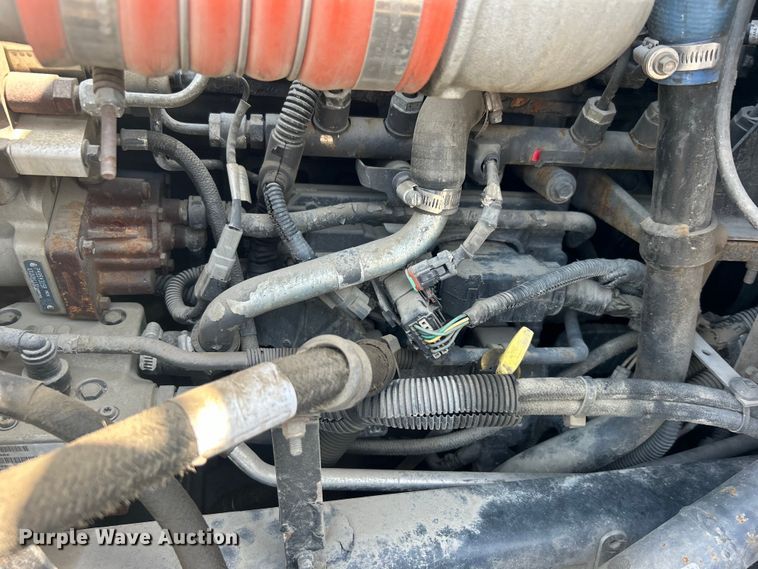 image for item DO6605 2012 Kenworth  T370 semi truck