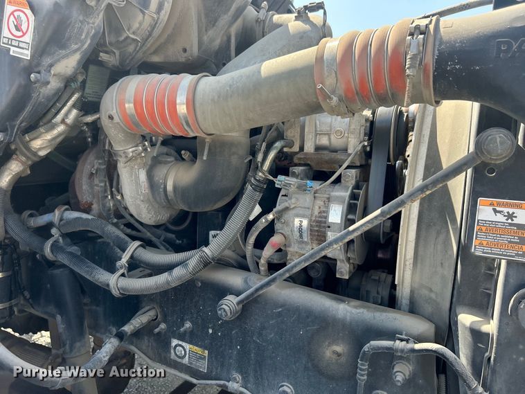 image for item DO6605 2012 Kenworth  T370 semi truck