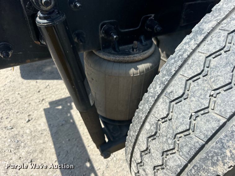 image for item DO6605 2012 Kenworth  T370 semi truck