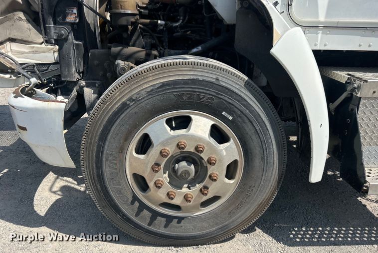 image for item DO6605 2012 Kenworth  T370 semi truck