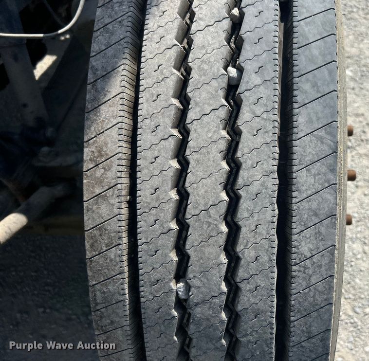 image for item DO6605 2012 Kenworth  T370 semi truck