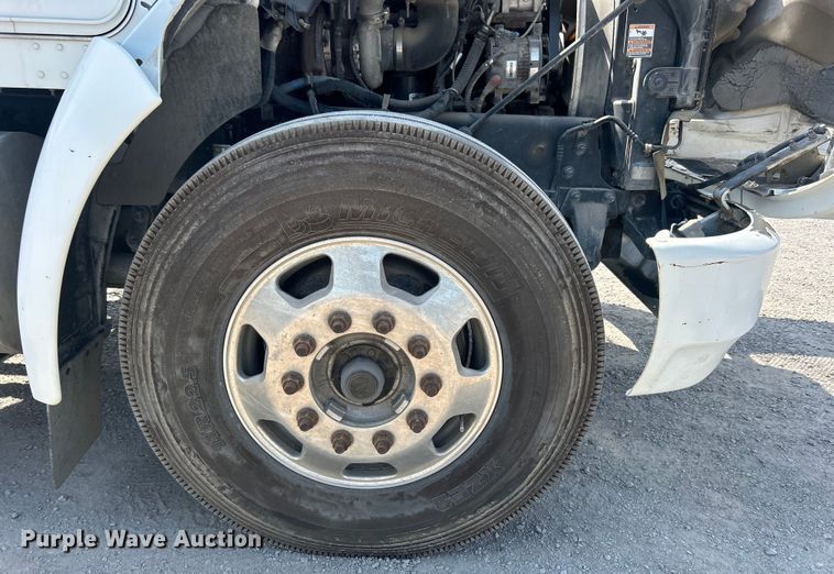 image for item DO6605 2012 Kenworth  T370 semi truck