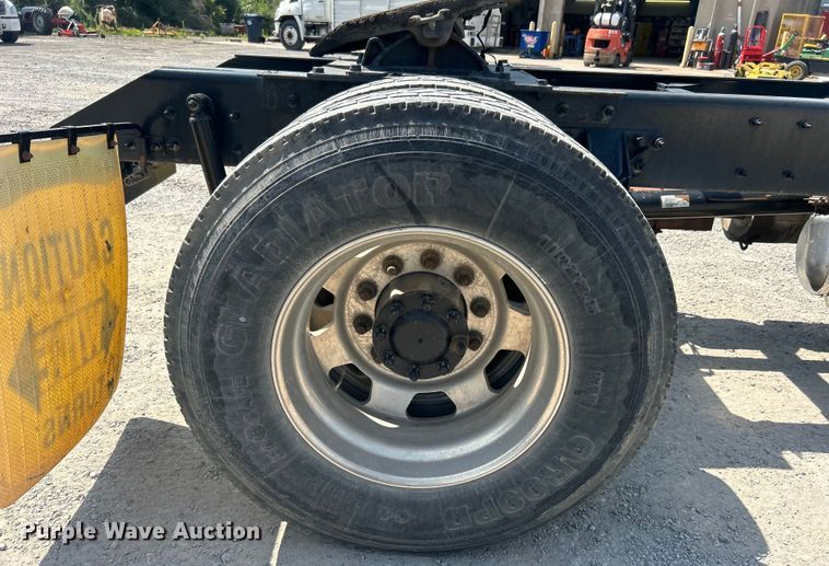 image for item DO6605 2012 Kenworth  T370 semi truck