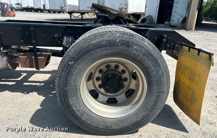 image for item DO6605 2012 Kenworth  T370 semi truck