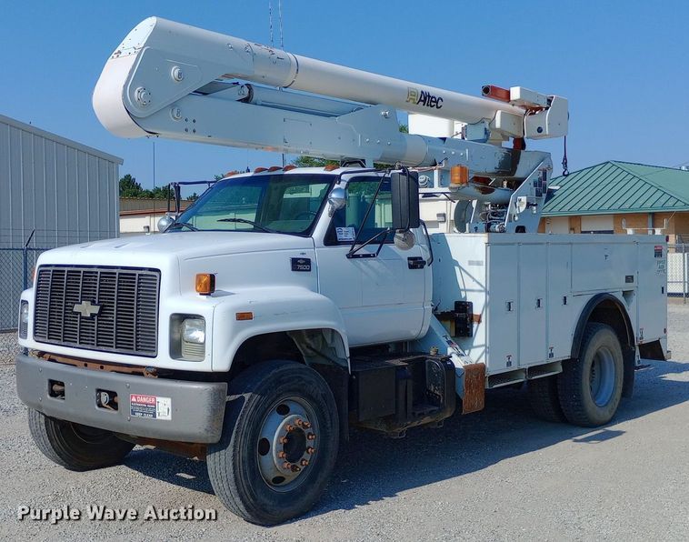 image for item DP1273 1997 Chevrolet C7500 bucket truck