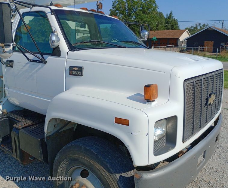 image for item DP1273 1997 Chevrolet C7500 bucket truck