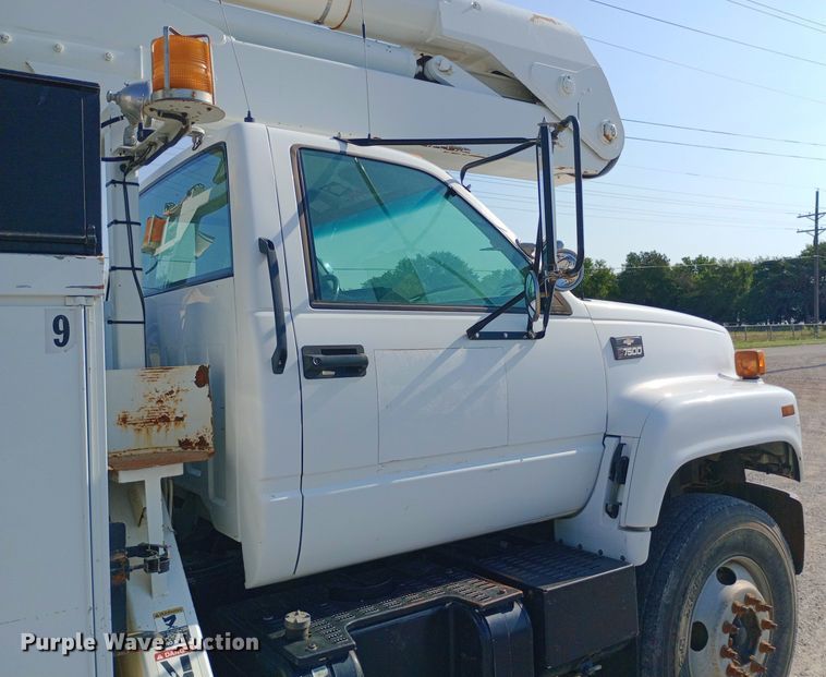 image for item DP1273 1997 Chevrolet C7500 bucket truck