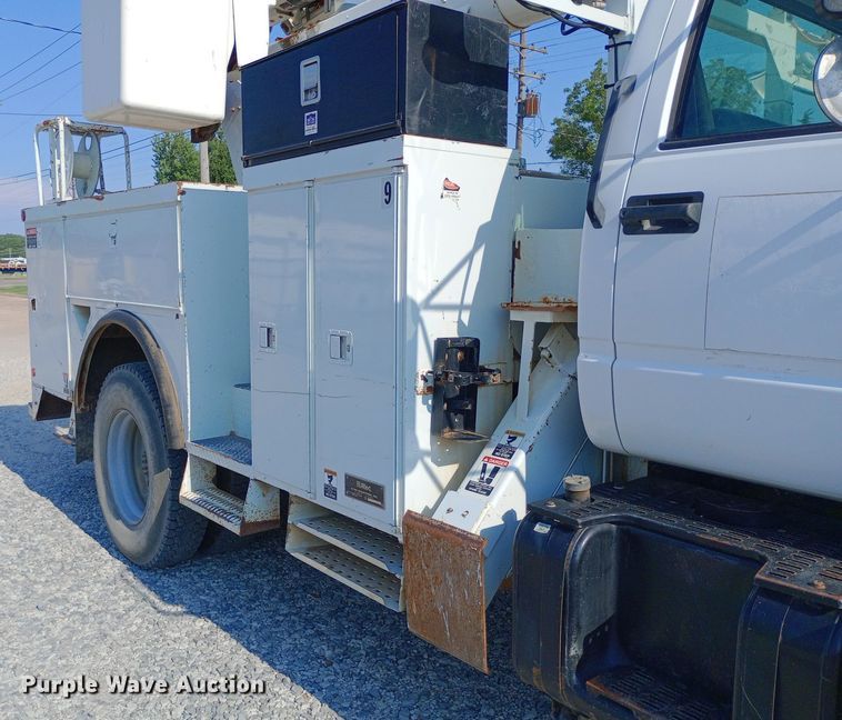 image for item DP1273 1997 Chevrolet C7500 bucket truck