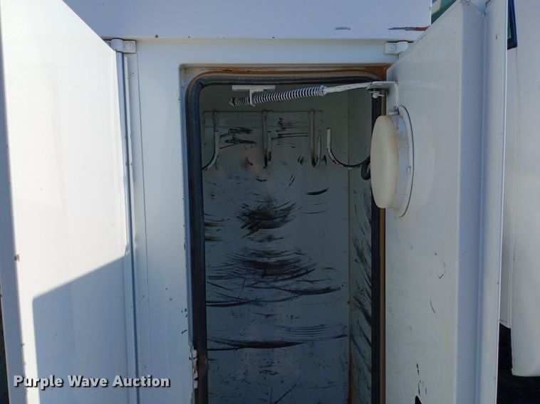 image for item DP1273 1997 Chevrolet C7500 bucket truck