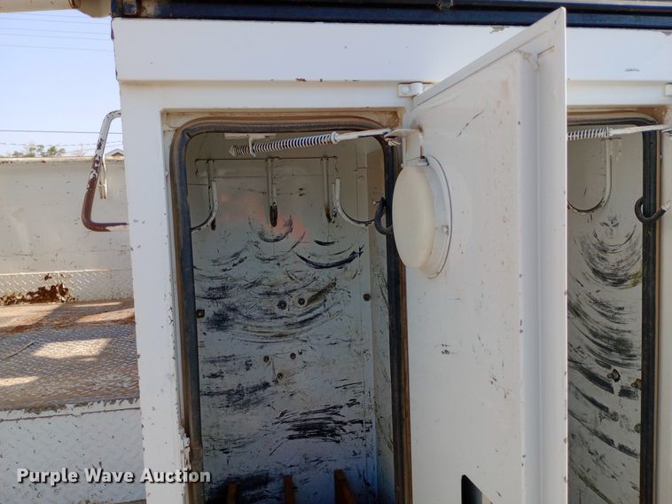 image for item DP1273 1997 Chevrolet C7500 bucket truck