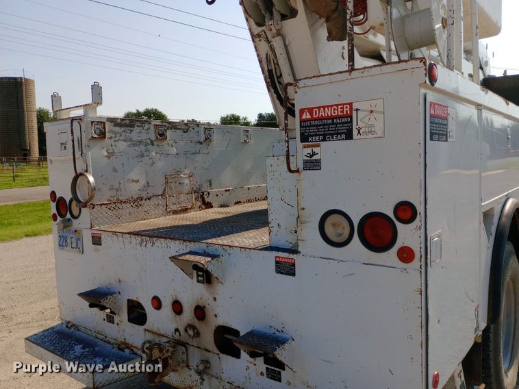 image for item DP1273 1997 Chevrolet C7500 bucket truck