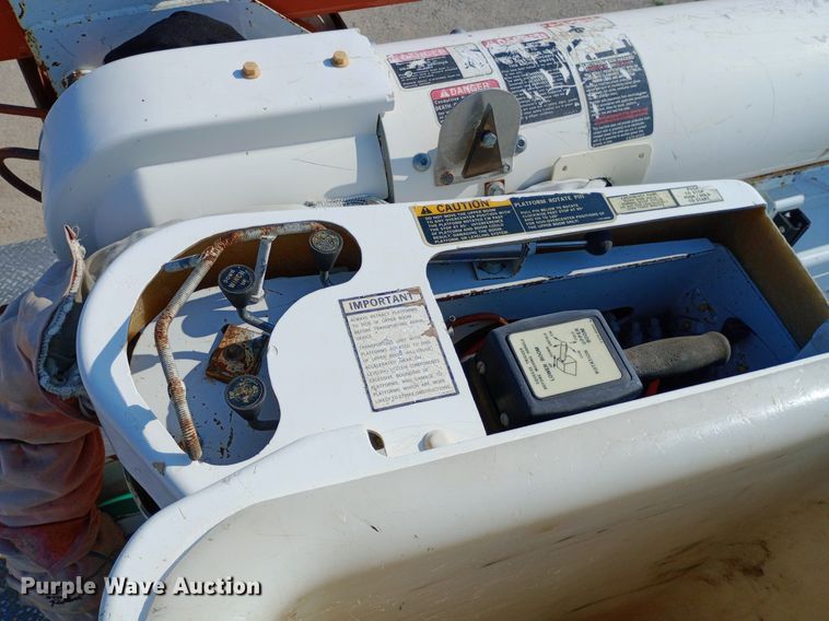 image for item DP1273 1997 Chevrolet C7500 bucket truck