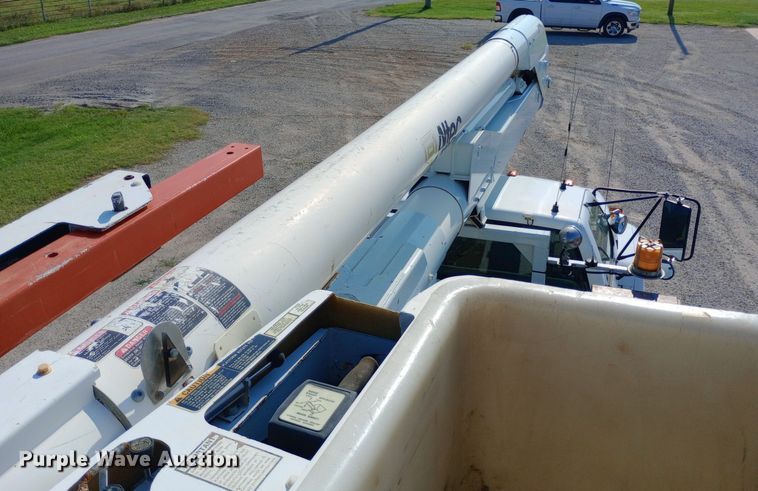 image for item DP1273 1997 Chevrolet C7500 bucket truck