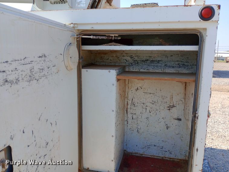 image for item DP1273 1997 Chevrolet C7500 bucket truck