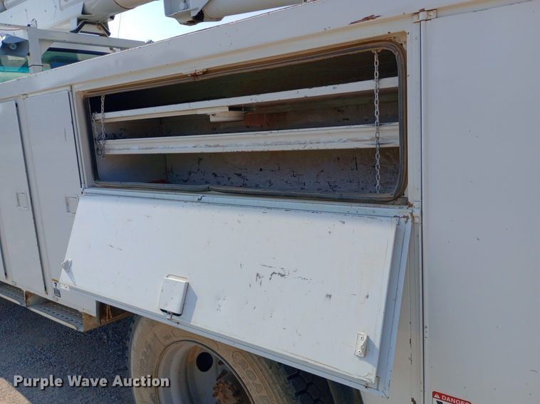 image for item DP1273 1997 Chevrolet C7500 bucket truck