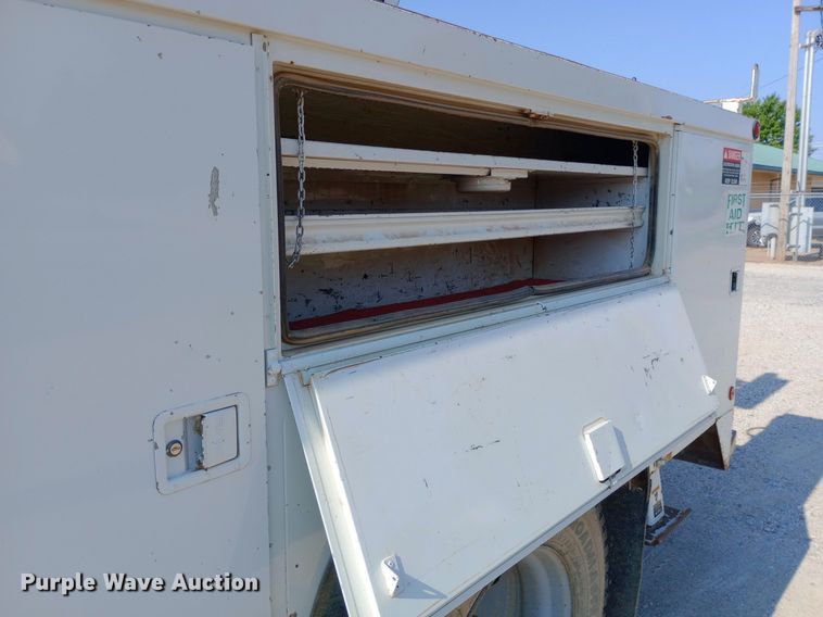 image for item DP1273 1997 Chevrolet C7500 bucket truck