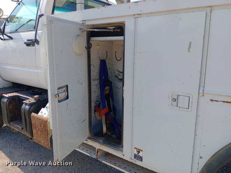 image for item DP1273 1997 Chevrolet C7500 bucket truck