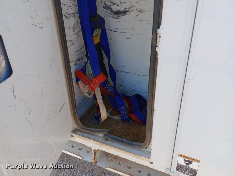 image for item DP1273 1997 Chevrolet C7500 bucket truck