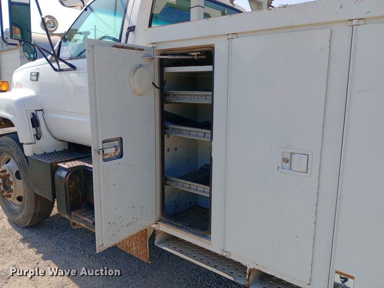 image for item DP1273 1997 Chevrolet C7500 bucket truck