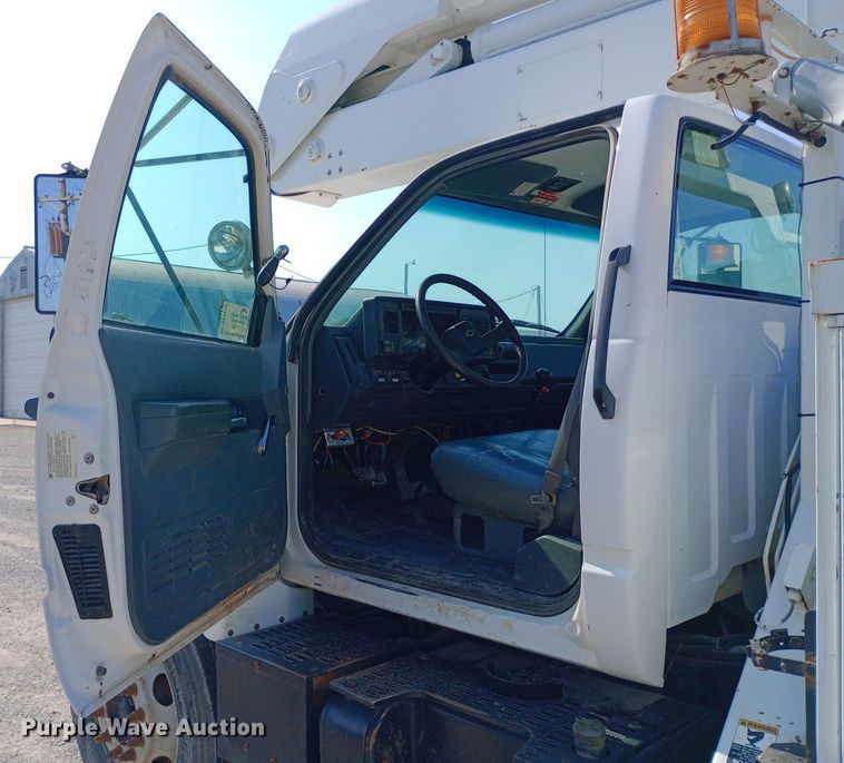 image for item DP1273 1997 Chevrolet C7500 bucket truck