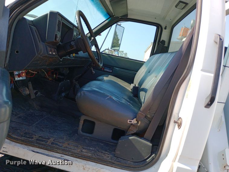 image for item DP1273 1997 Chevrolet C7500 bucket truck
