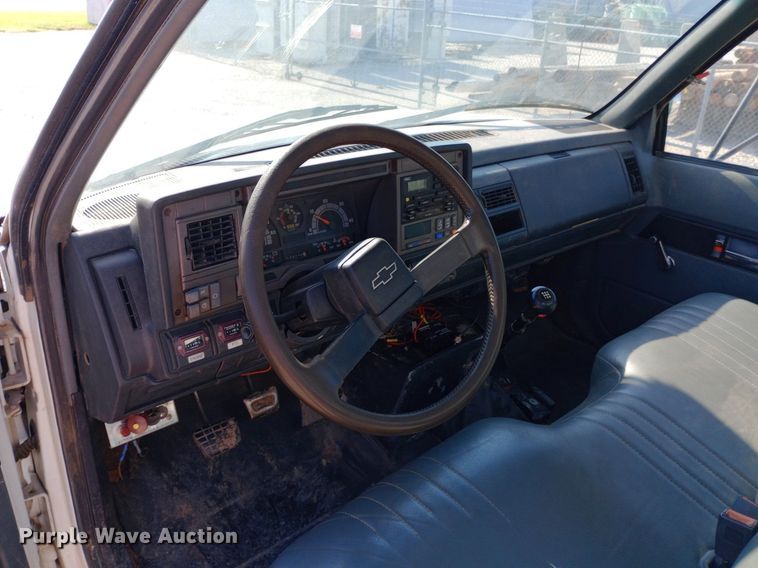 image for item DP1273 1997 Chevrolet C7500 bucket truck